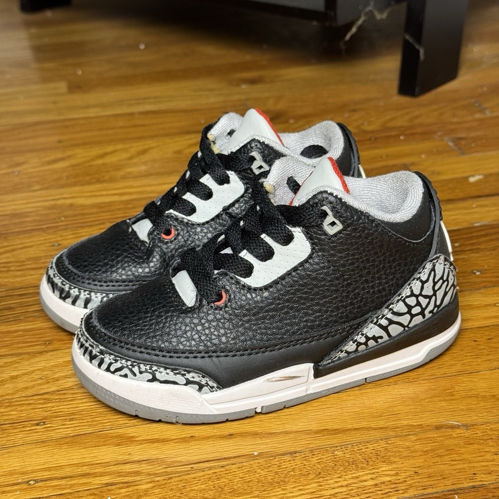 Air Jordan 3 Retro Black Cement Toddler 9C Sneakers 854262-001 Black Grey Red